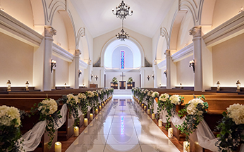 結婚式場内をご案内します。